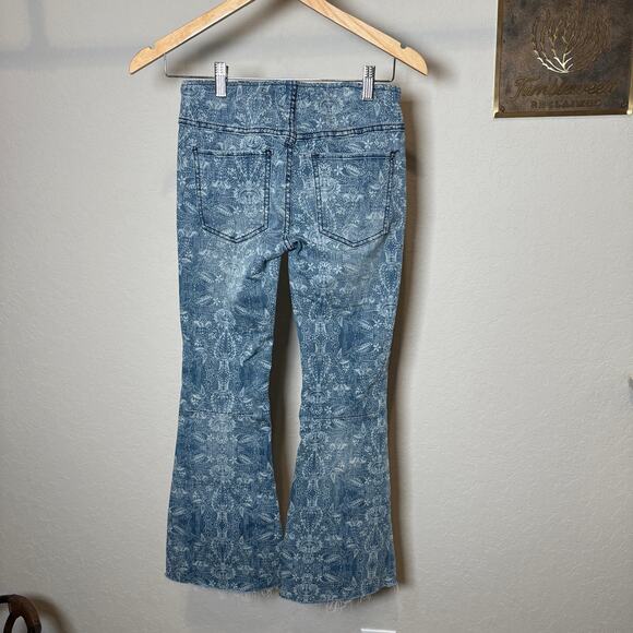 Women's We The Free Free People Paisley Print Medium Wash Flare Jeans Size 25 - Picture 9 of 10
